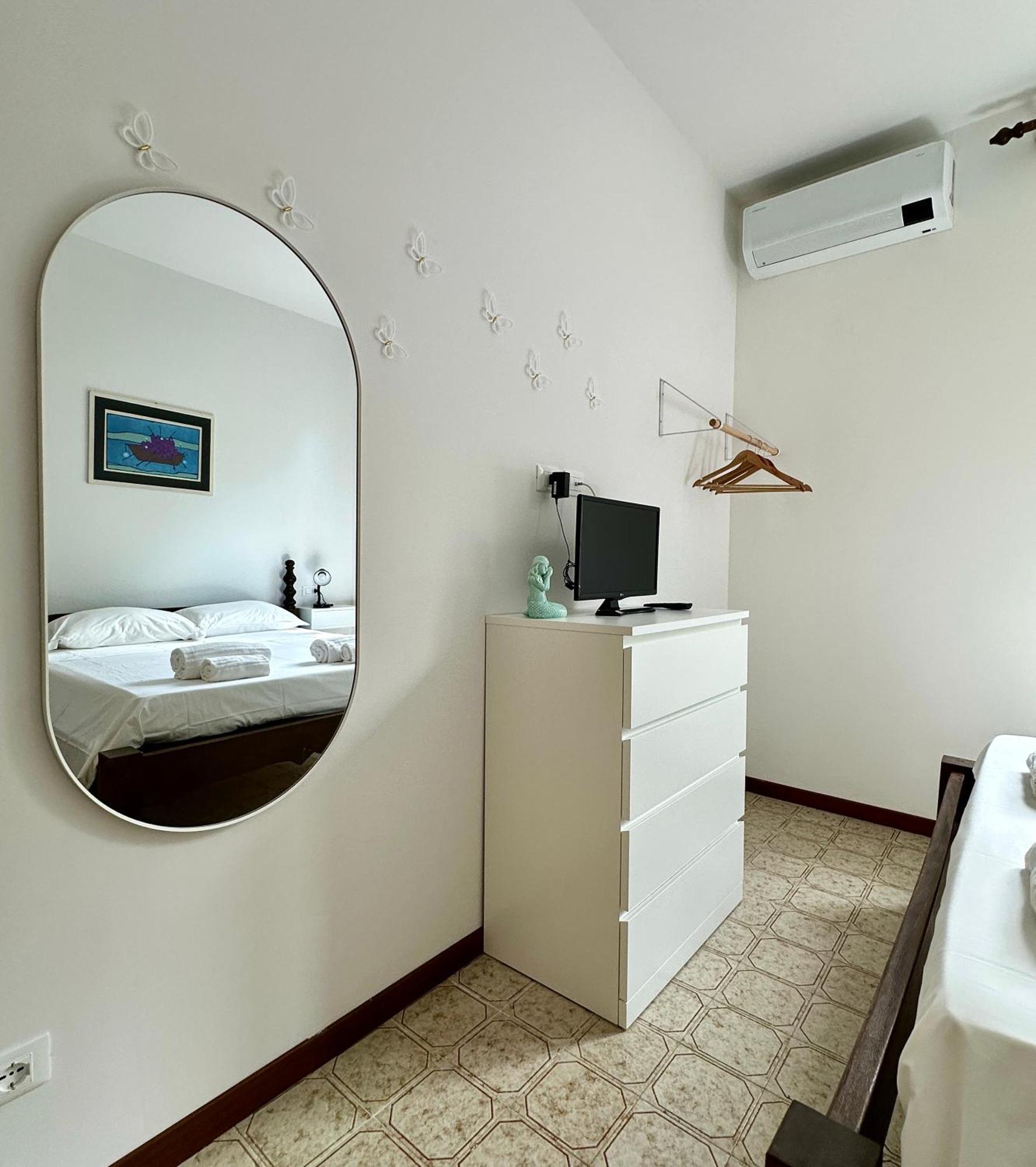 Terrace & Parking - Holiday Home Near Fegina Beach Monterosso al Mare Luaran gambar