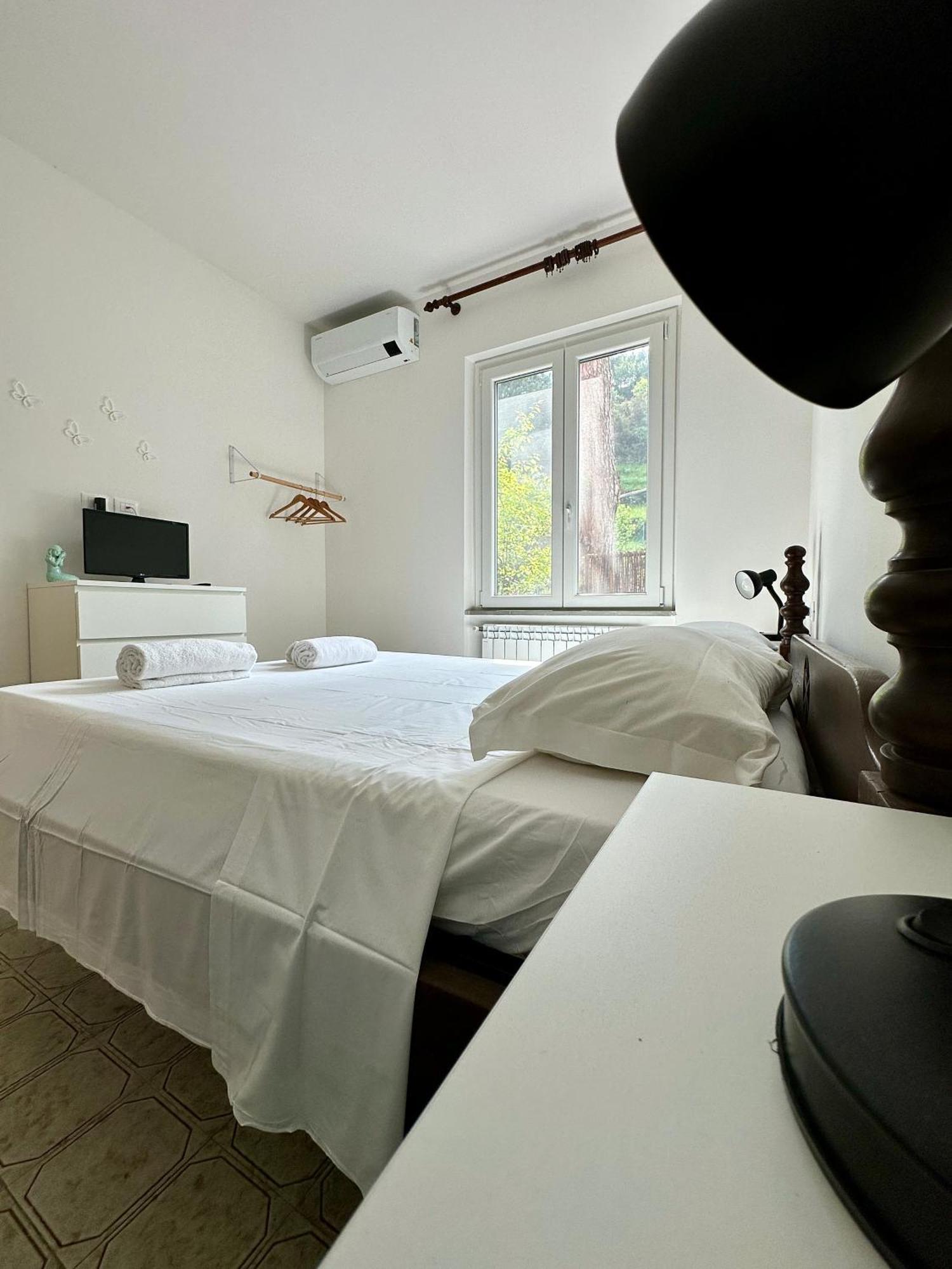 Terrace & Parking - Holiday Home Near Fegina Beach Monterosso al Mare Luaran gambar